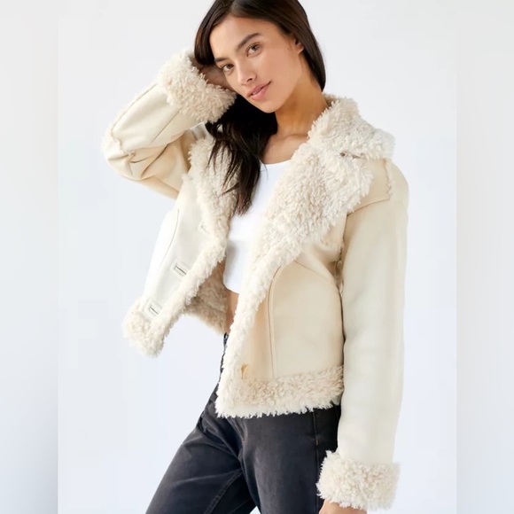 URBAN OUTFITTERS IVORY SHERPA COAT - NWT - Picture 3 of 4